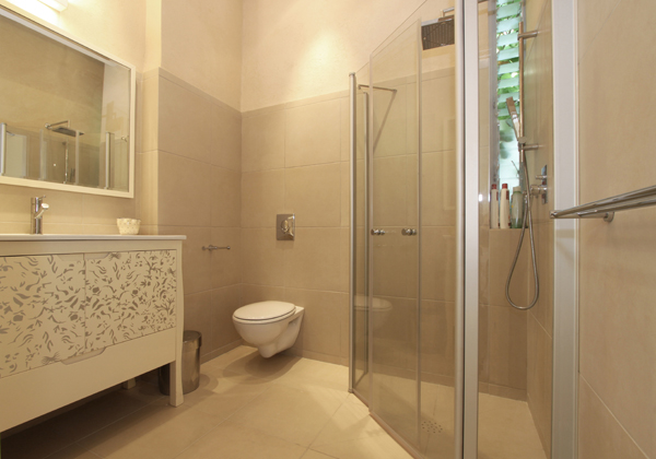 שיפוץ אמבטיה - מכסים מאריחי הריצוף, עיצוב חדרי אמבטיה, עיצוב חדר אמבטיה